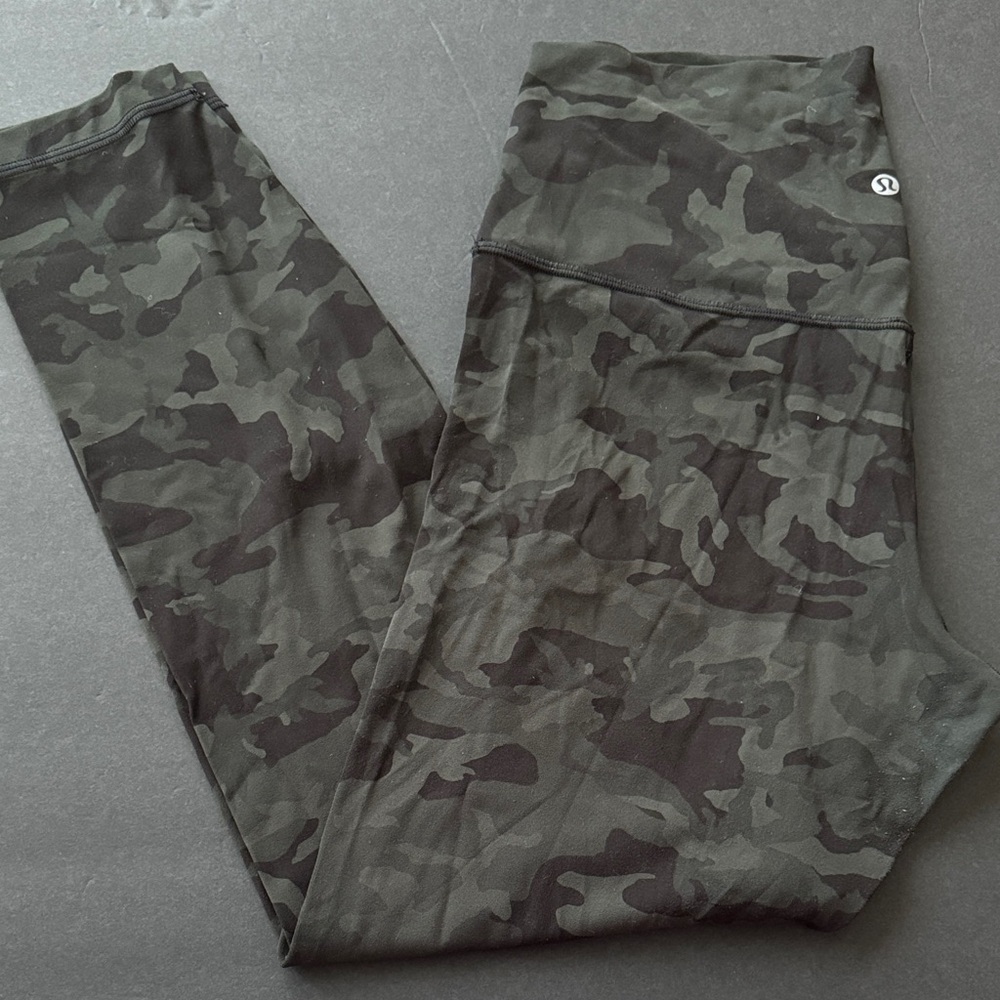 Lululemon Army Fatigue Cropped Camo Leggings Size 10